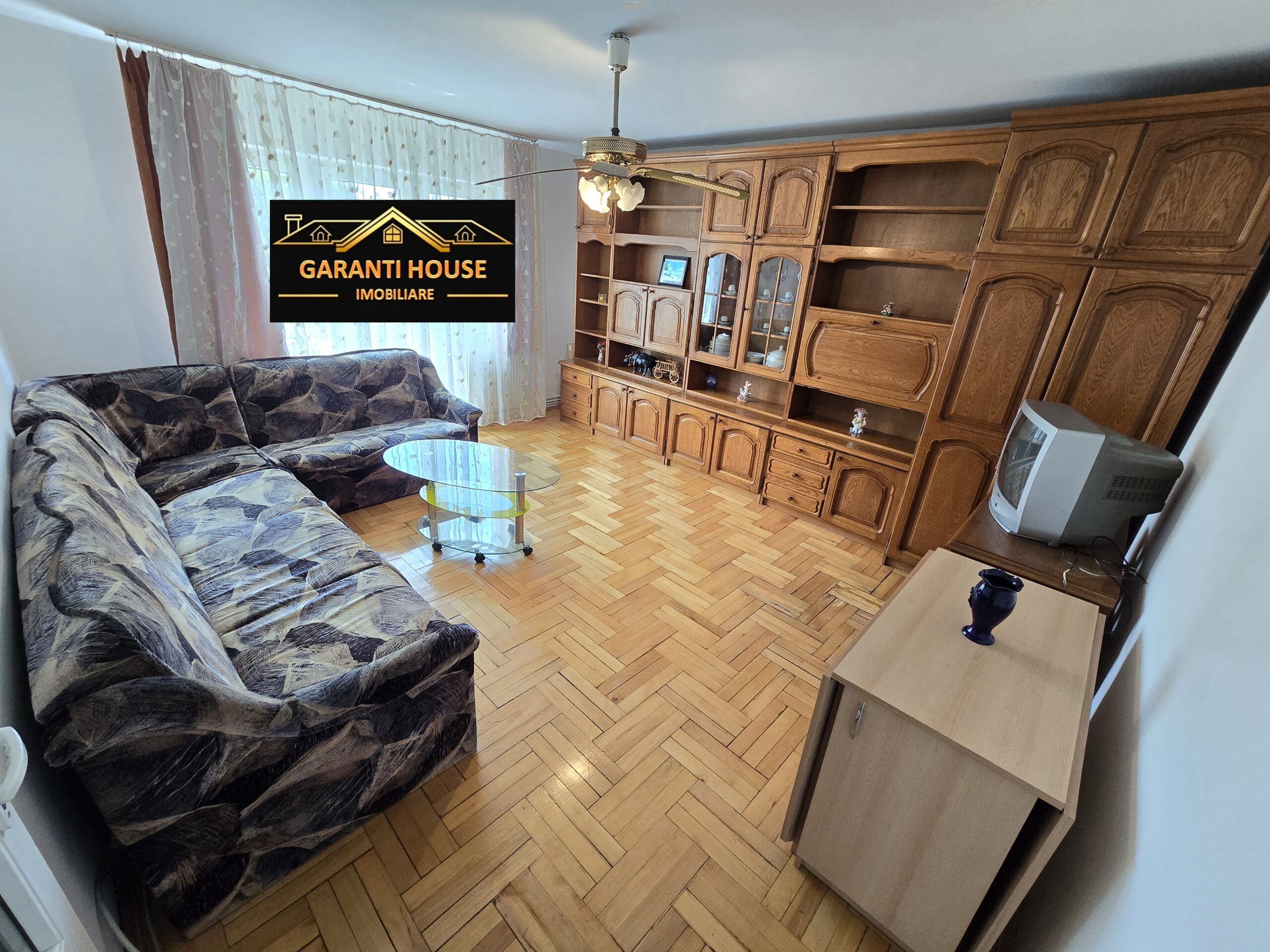 Victoriei, apartament cu 3 camere, decomandat — fotografia 1