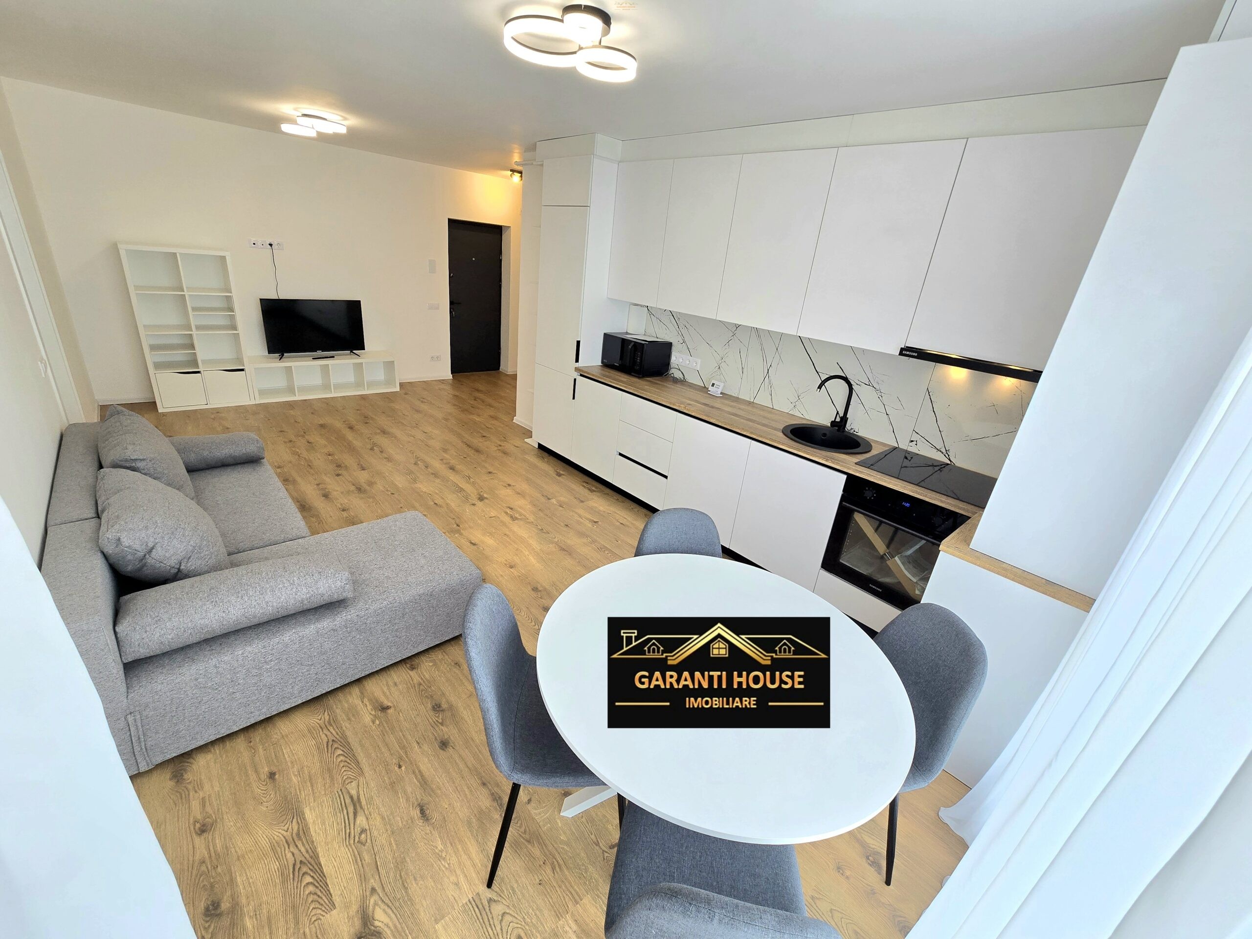 Prima inchiriere, apartament cu 3 camere, parcare subterana, mobilat — fotografia 1