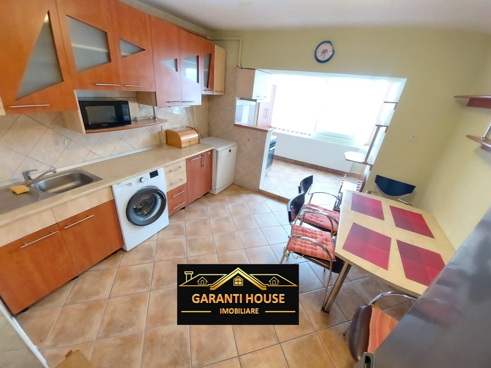 Olteniei, apartament cu 2 camere, decomandat, mobilat — fotografia 1