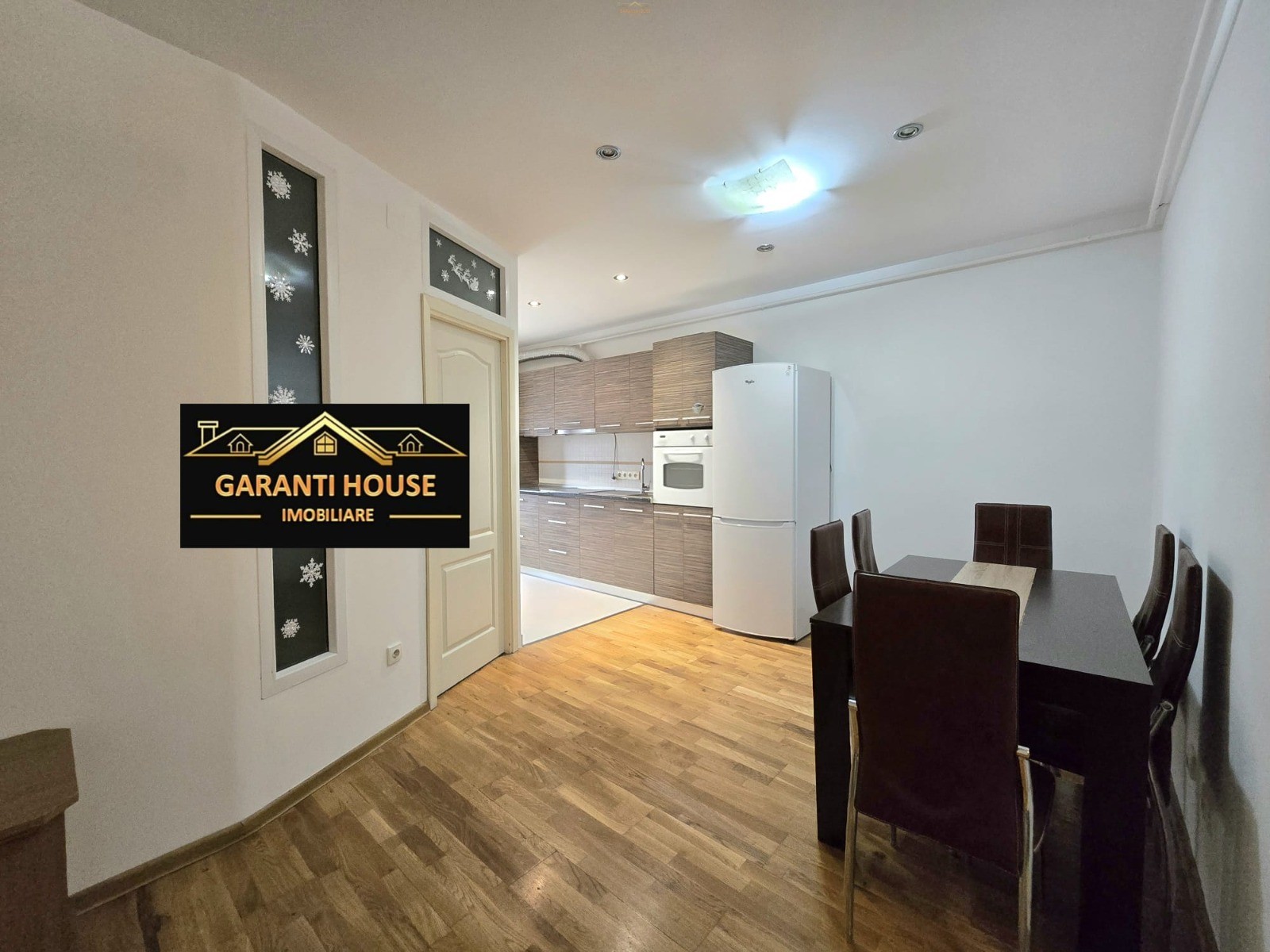 Bloc nou, Sanatatii, apartament cu 2 camere + 2 parcari subterane — fotografia 1