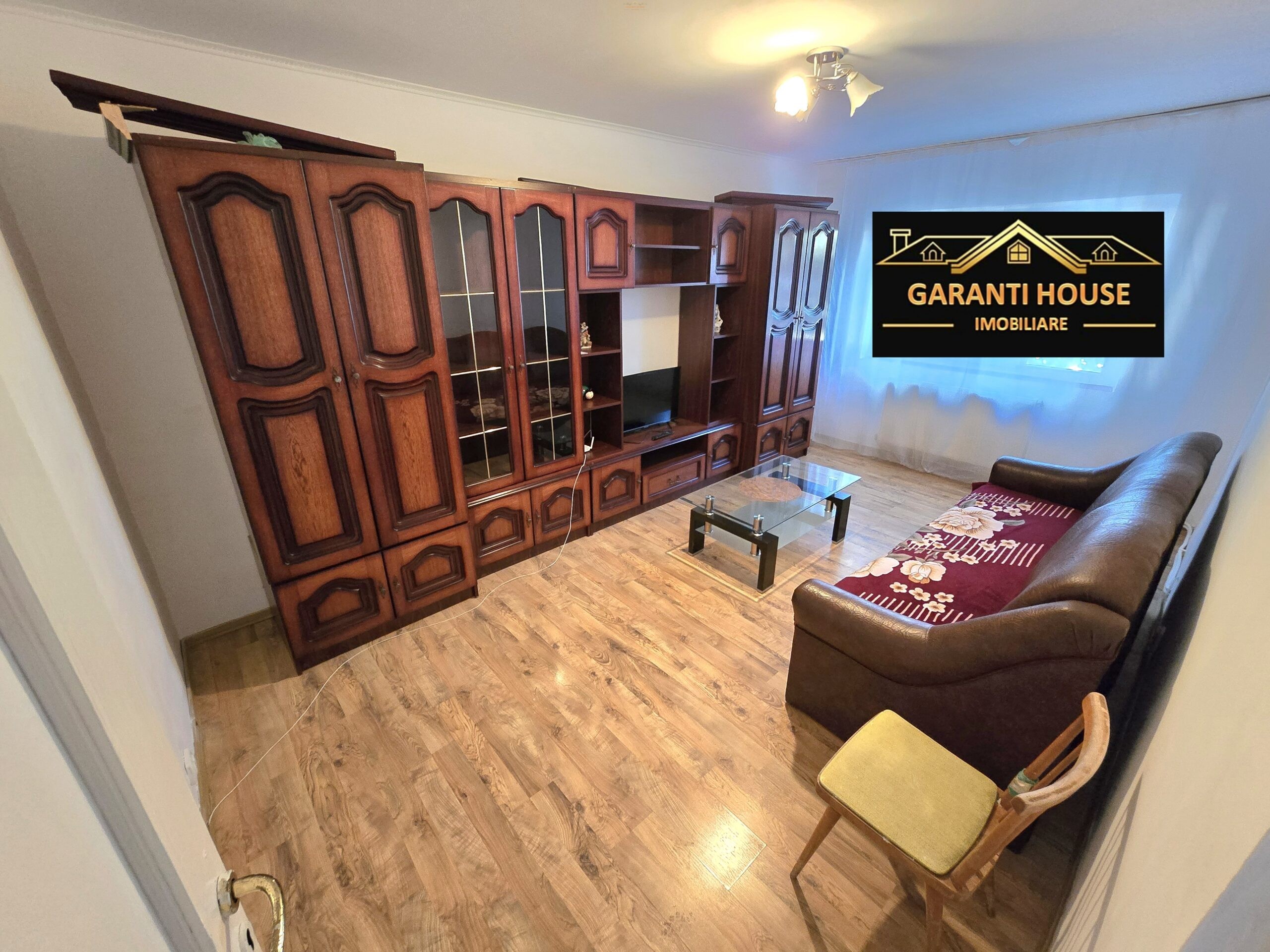 Dobrogei, apartament cu 2 camere, decomandat, mobilat — fotografia 1