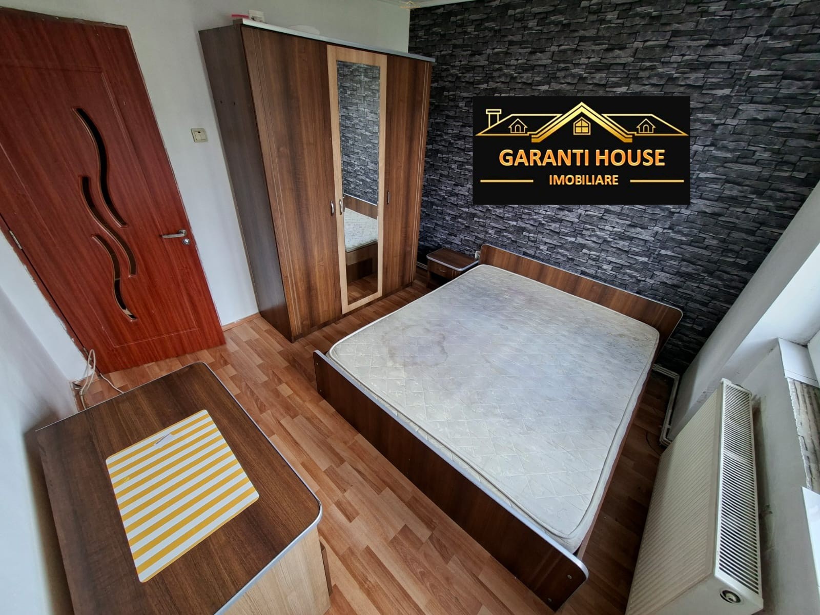 Zona Semiluna, apartament cu 3 camere, etaj 4, mobilat — fotografia 3