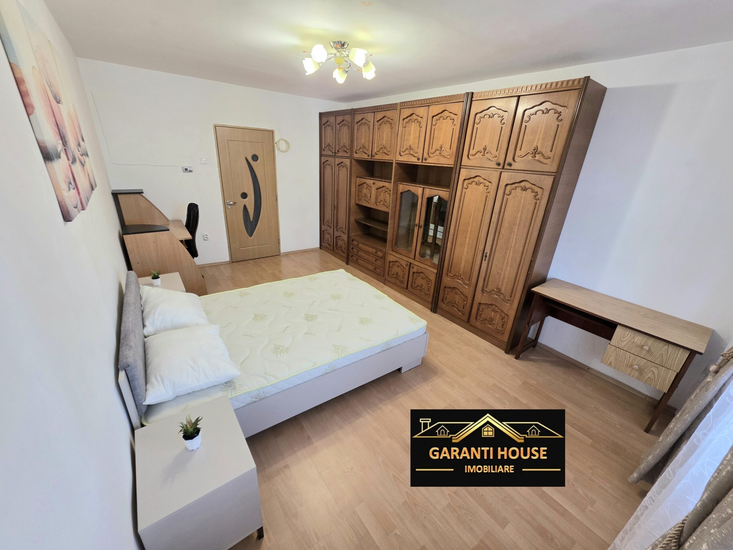 Zona Semiluna, apartament cu 2 camere, mobilat, decomandat — fotografia 1