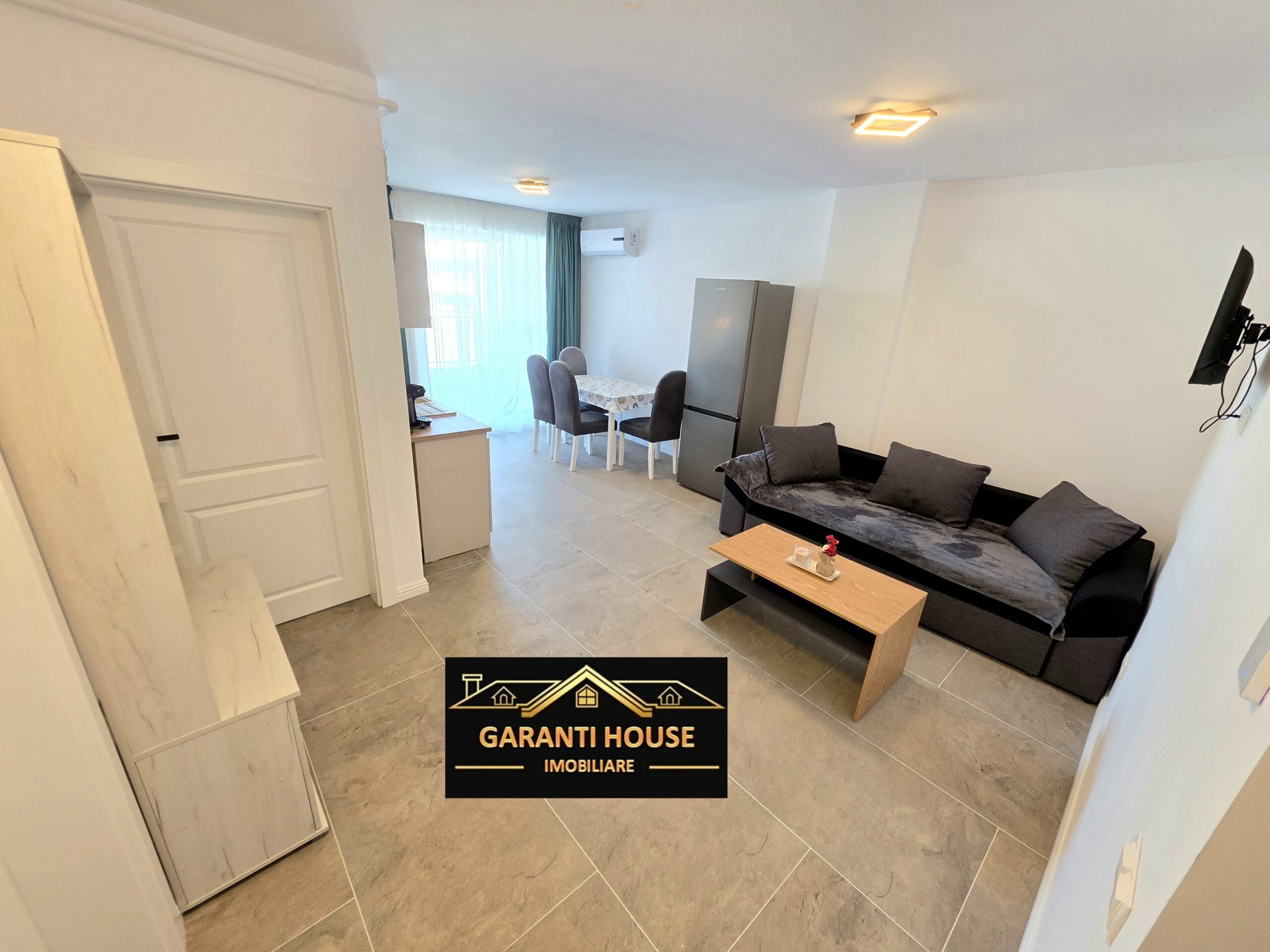 Bloc nou, prima inchiriere, apartament cu 2 camere, parcare — fotografia 1