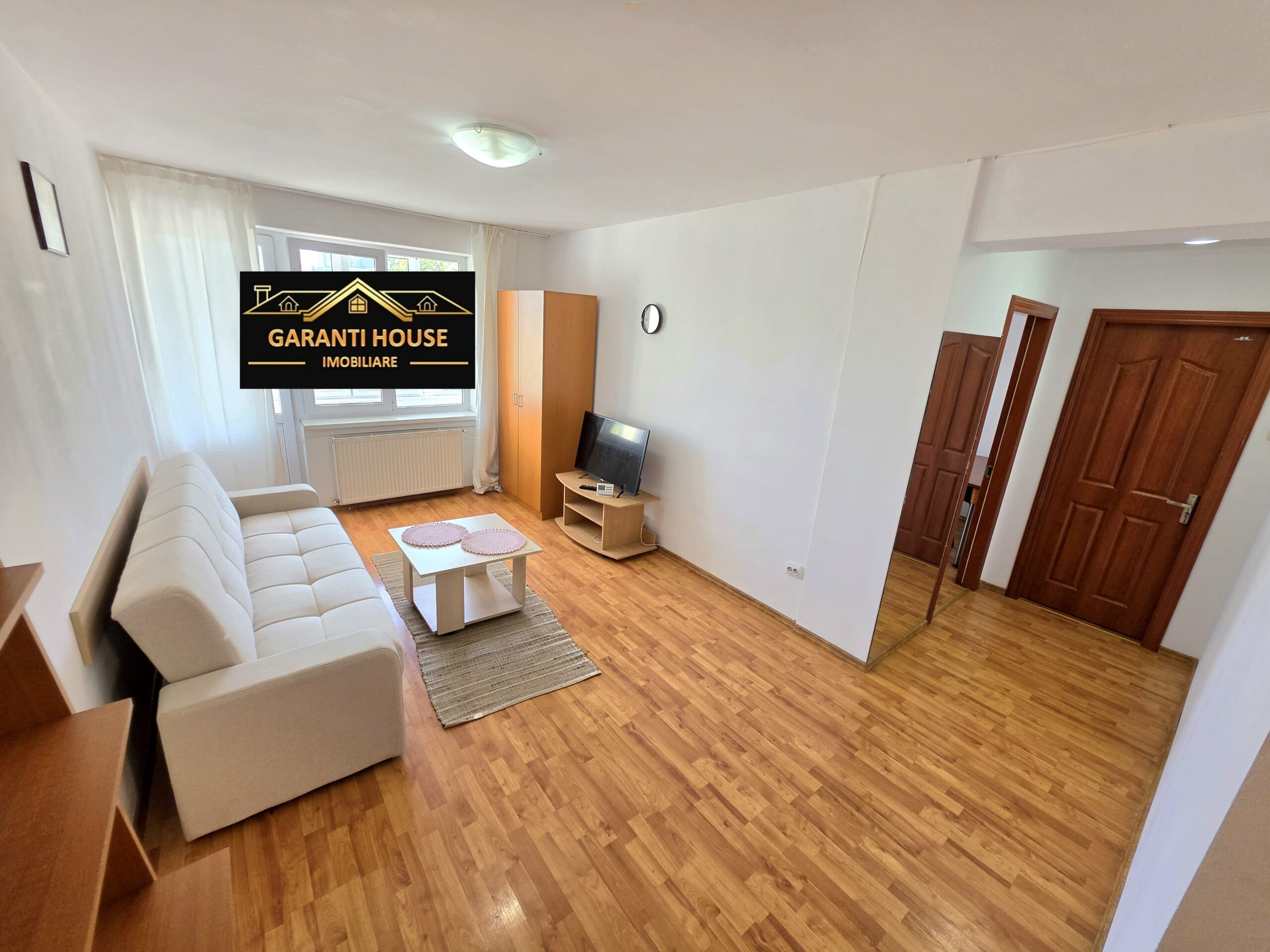 Ultracentral, apartament cu 2 camere, etaj 2, mobilat — fotografia 1